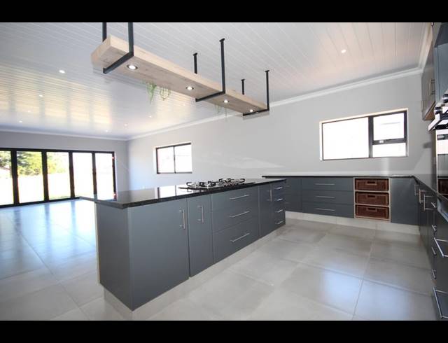 3 BEDROOM PROPERTY TO RENT IN DANA BAY